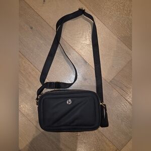 Lululemon Black And Gold Crossbody Camera Bag - Like New Barely Used